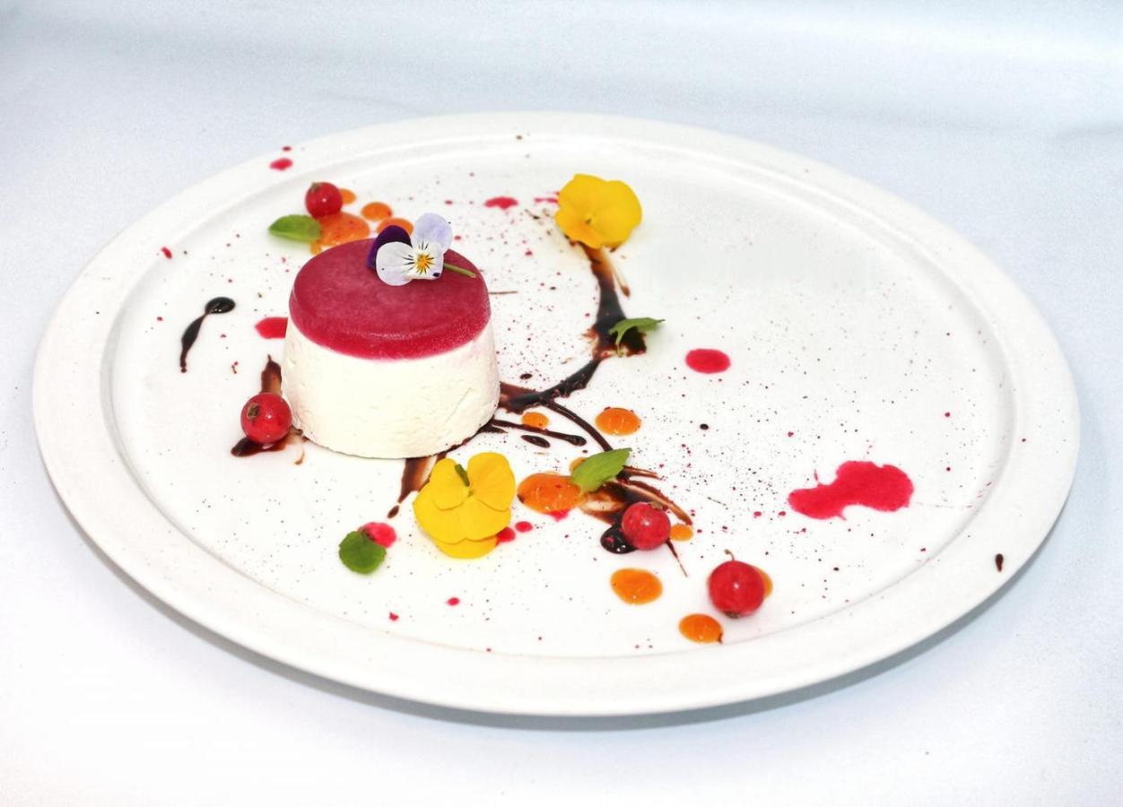 Logis Hotel Restaurant Le Clos Fleuri كاستيلنوداري المظهر الخارجي الصورة