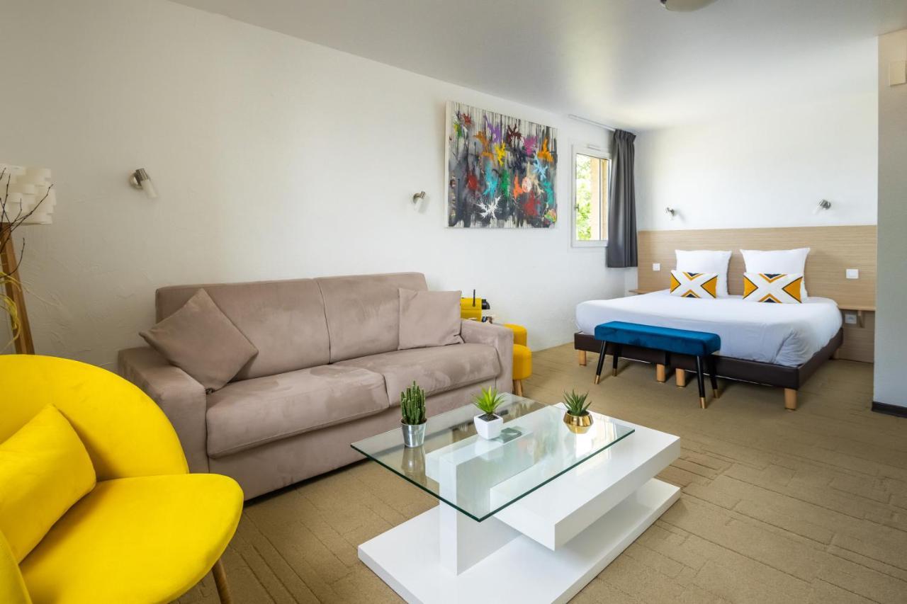 Logis Hotel Restaurant Le Clos Fleuri كاستيلنوداري المظهر الخارجي الصورة