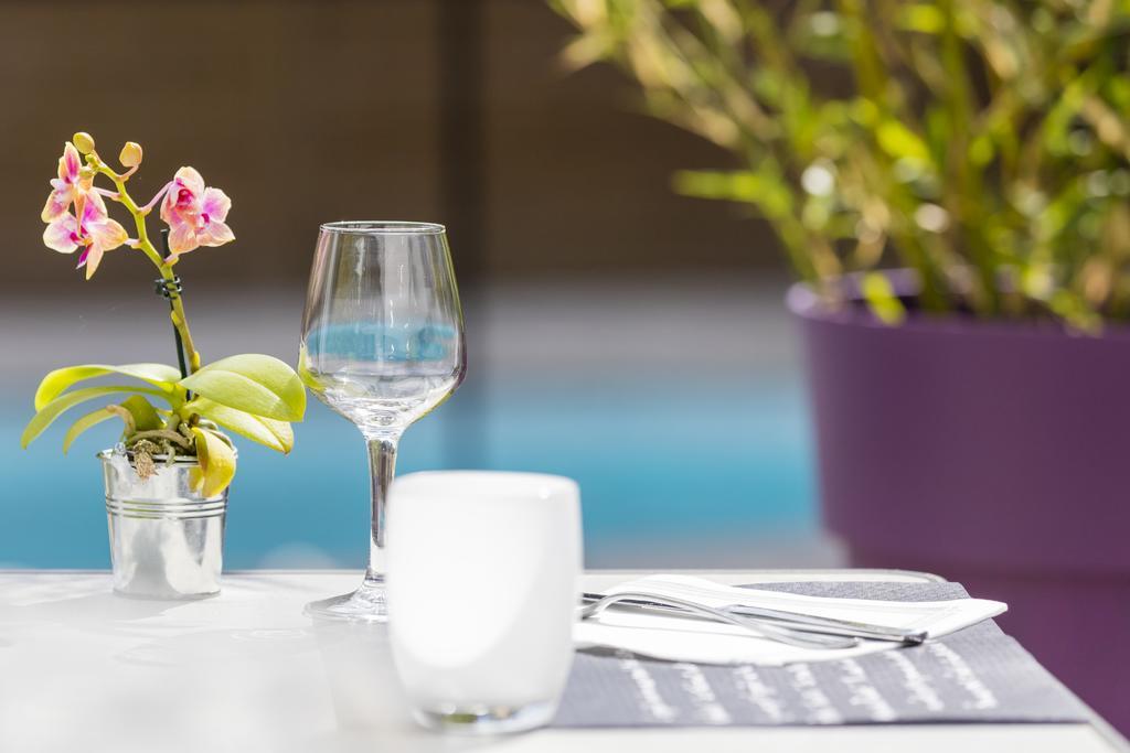 Logis Hotel Restaurant Le Clos Fleuri كاستيلنوداري المظهر الخارجي الصورة
